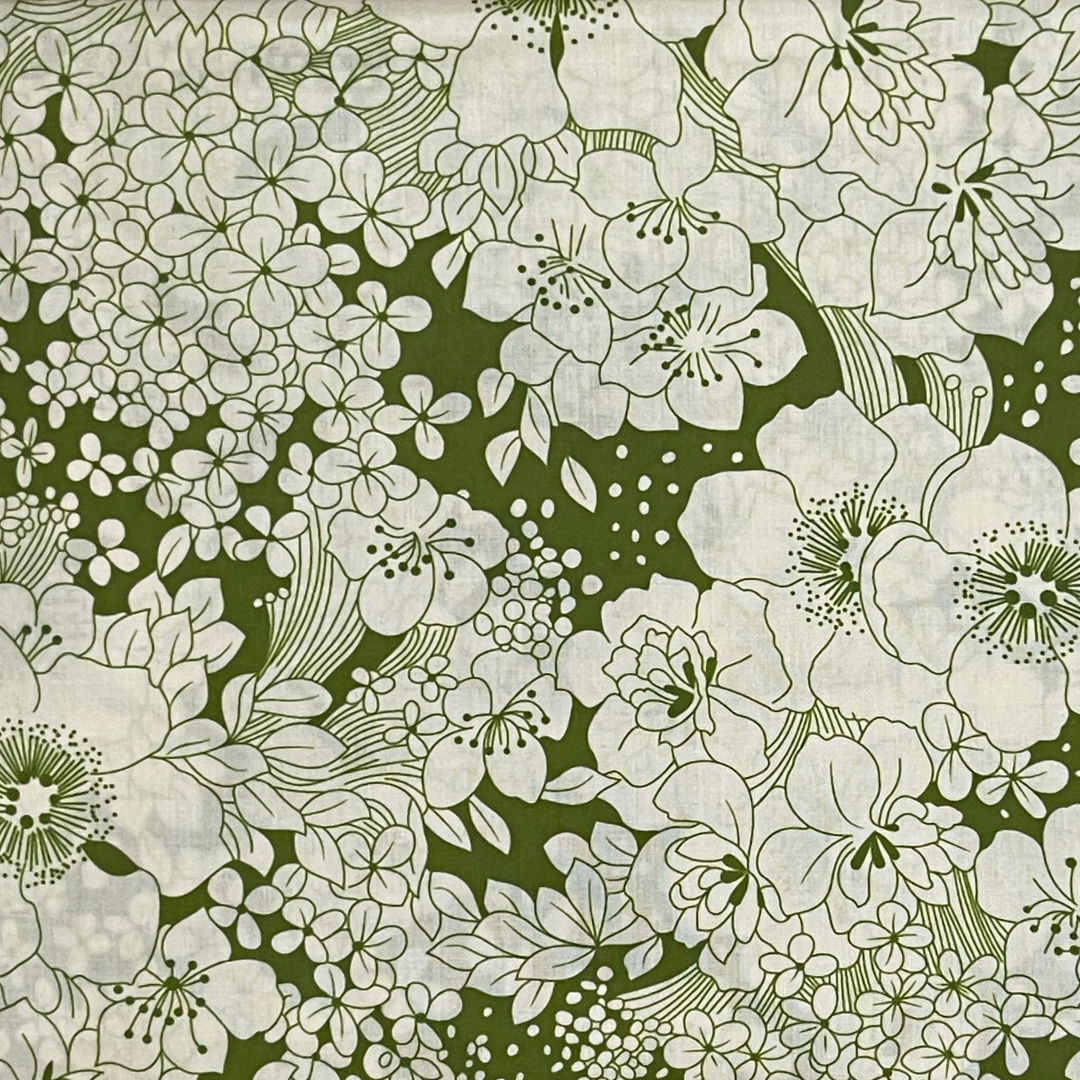 Monochromatic flower pattern